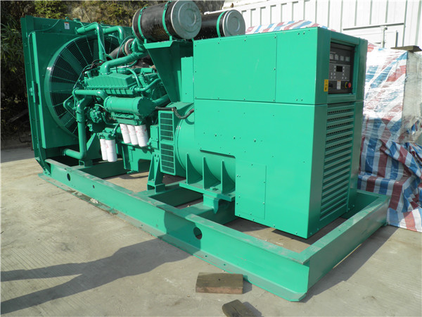 屏边发电车出租-柴油发电机组在使用的过程中应该做好哪些防护工作