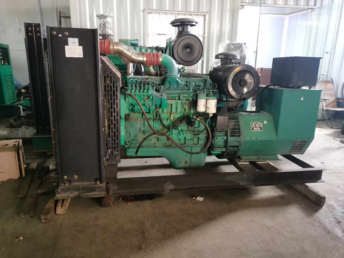 屏边发电机租赁如何确定电缆的承载电流是否在安全范围内？