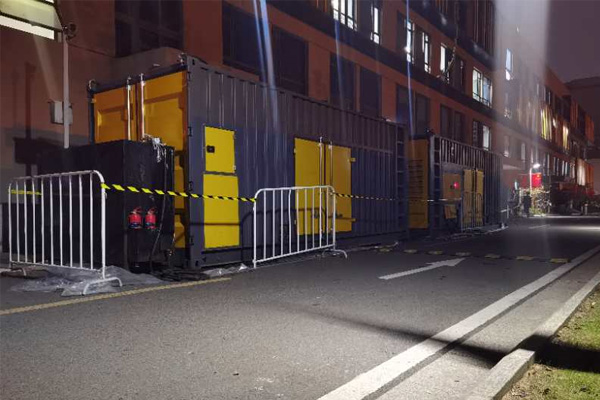 屏边柴油发电机组的输出电压是如何调节的？