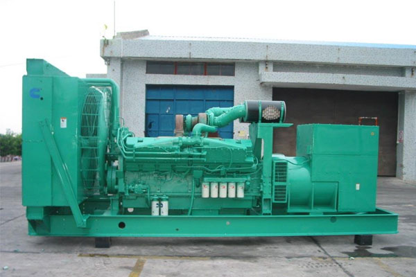 屏边工厂发电机应急发电时如何更准确地检查发电机状态？