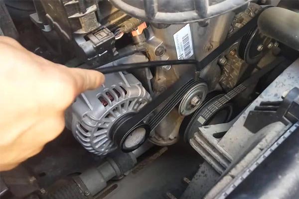 屏边转速传感器的工作原理是什么？