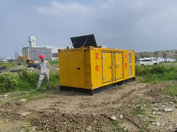 屏边200KW柴油发电机机组每小时的油耗量受哪些因素影响？