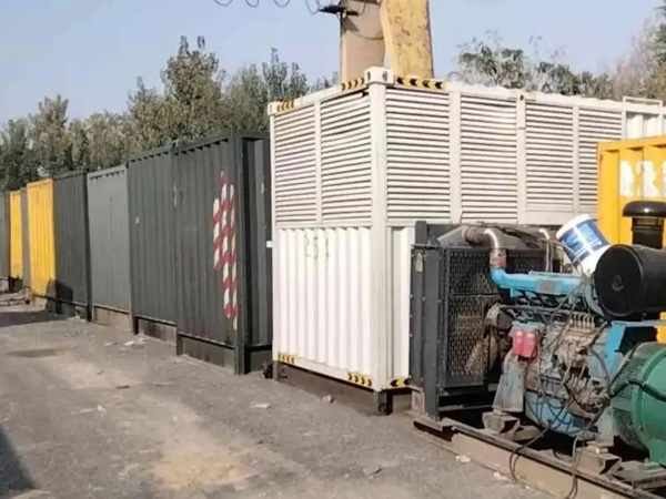 屏边200KW柴油发电机机组每小时油耗是多少？