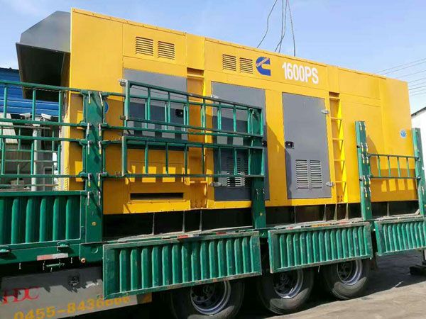 屏边测量水冷式机油散热器密封件尺寸时的注意事项有哪些？